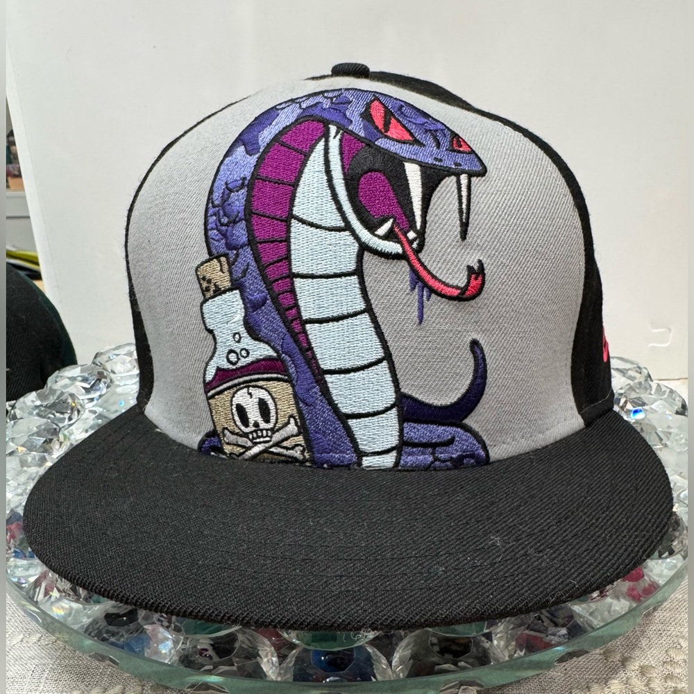 NEW ERA x TOKIDOKI HAT RARE “POISON COBRA” SZ: 7 ⅜ 59FIFTY FITTED CAP BRAND NEW